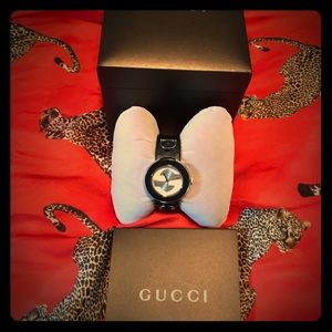 Genuine Gucci U-Play Ladies WAtch (bundle it)